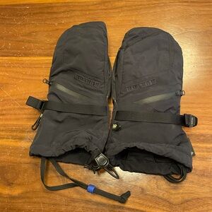 Women’s BURTON black gore-Tex winter ski mittens and liners size L large